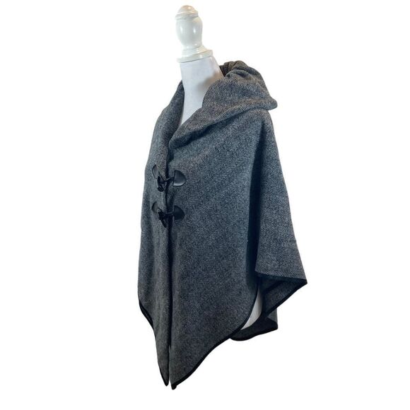 Ladies Double Layer Black and Grey Herringbone Poncho with large Collar One Size - Picture 1 of 6